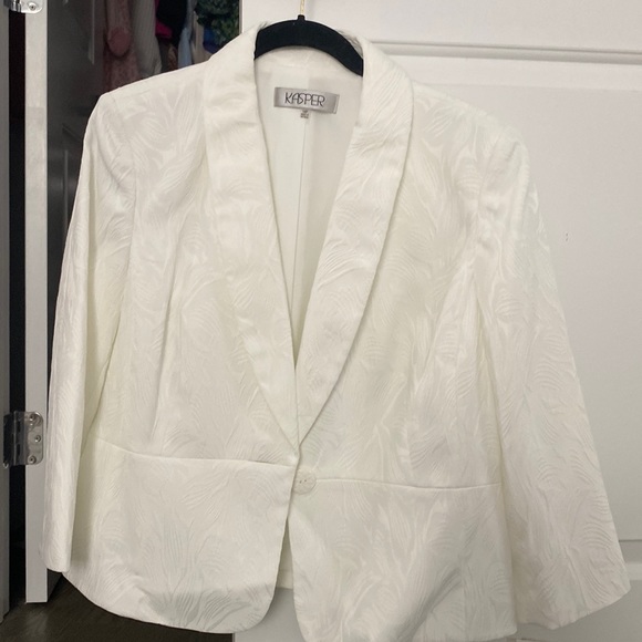 Kasper Jackets & Blazers - Womens white Blazer NEW WITH TAGS